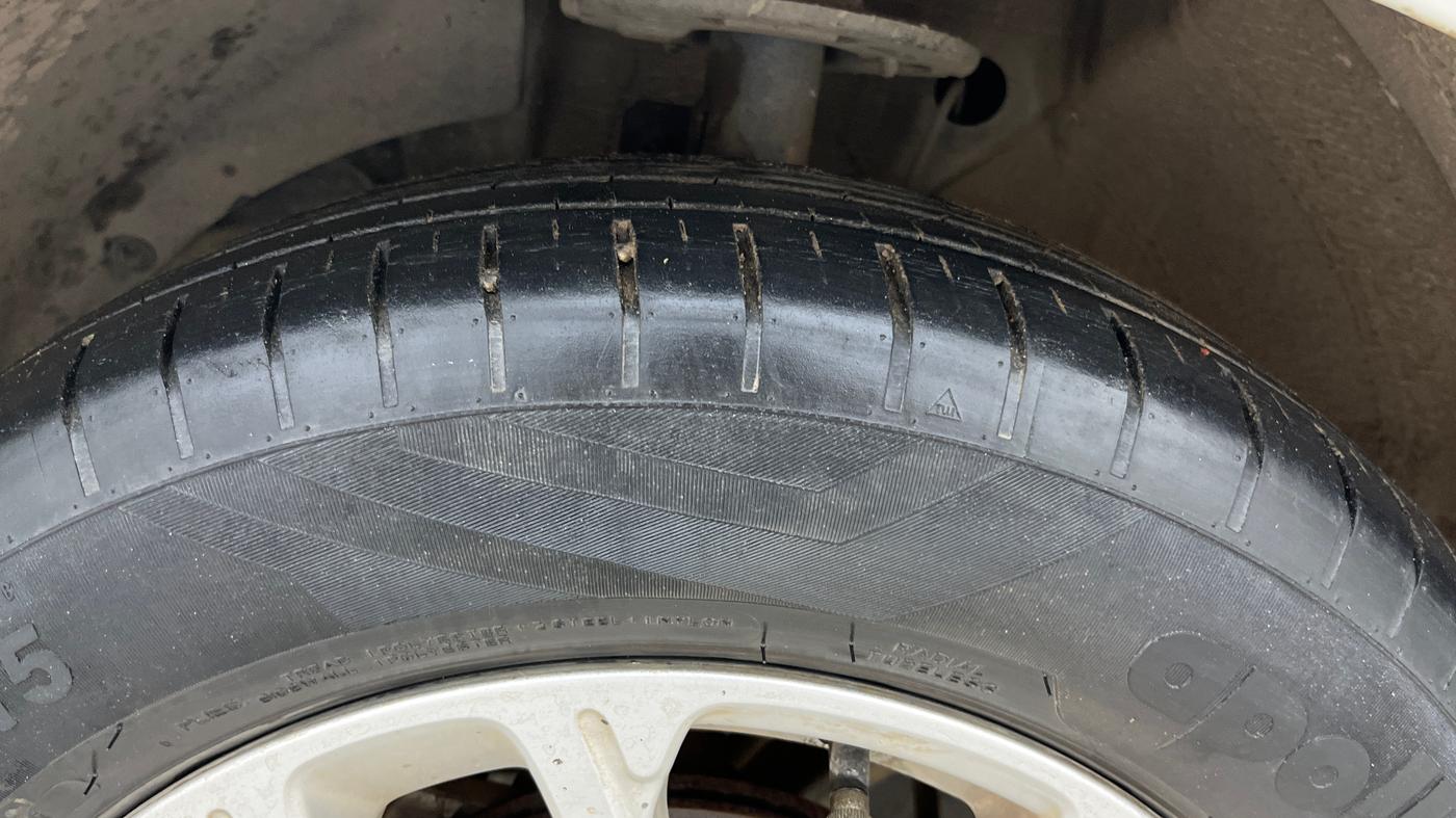 2020 Maruti Swift ZXI AMT, Petrol, Automatic, 22,328 km, Left Front Tyre Tread