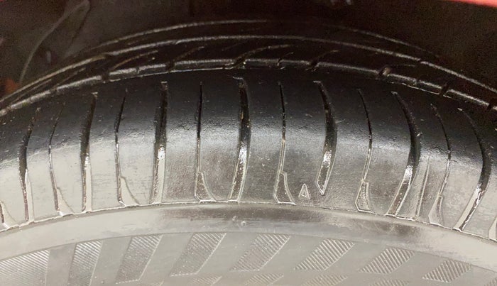 2012 Hyundai i20 SPORTZ 1.2, Petrol, Manual, 74,052 km, Left Front Tyre Tread