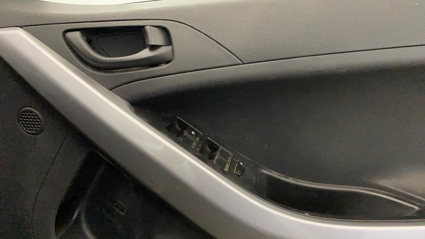 2022 Tata NEXON XM SUNROOF PETROL, Petrol, Manual, 75 km, Driver Side Door Panels Control