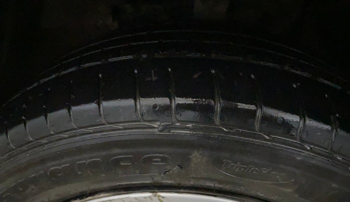 2022 Tata NEXON XM SUNROOF PETROL, Petrol, Manual, 63,215 km, Left Front Tyre Tread