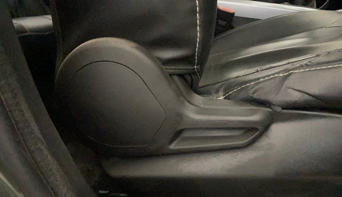 2022 Tata NEXON XM SUNROOF PETROL, Petrol, Manual, 63,215 km, Driver Side Adjustment Panel