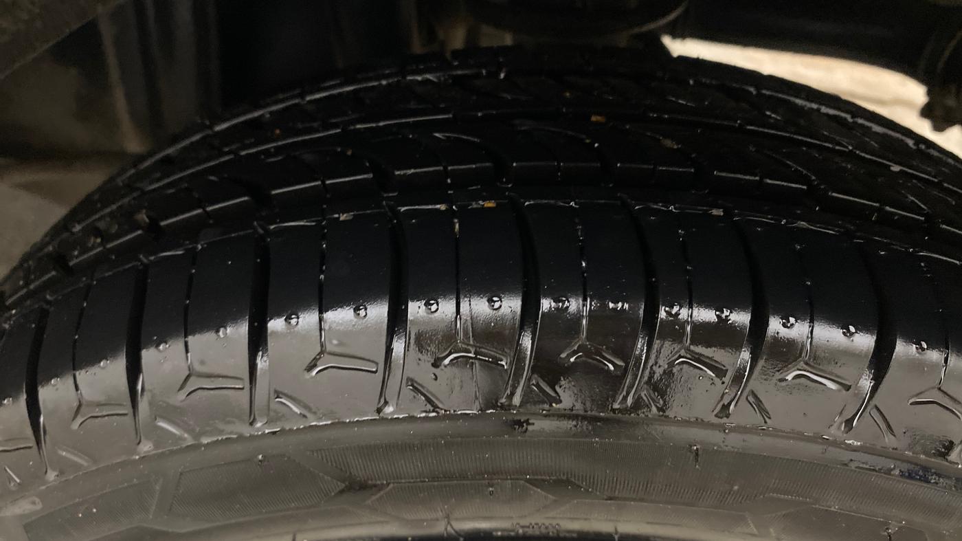 2016 Maruti Alto K10 VXI (O), Petrol, Manual, 73,560 km, Left Rear Tyre Tread