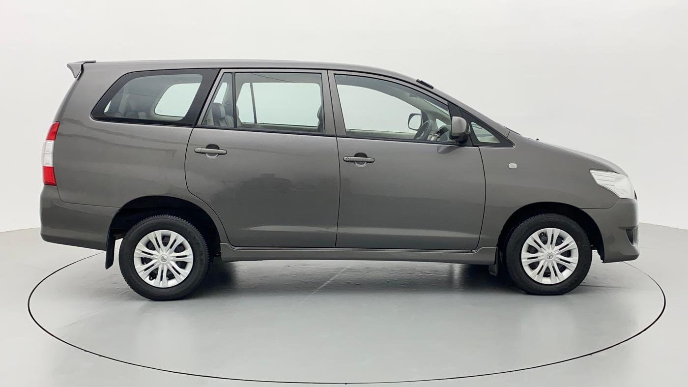2013 Toyota Innova 2.5 GX 8 STR BS IV, Diesel, Manual, 65,187 km, Right Side