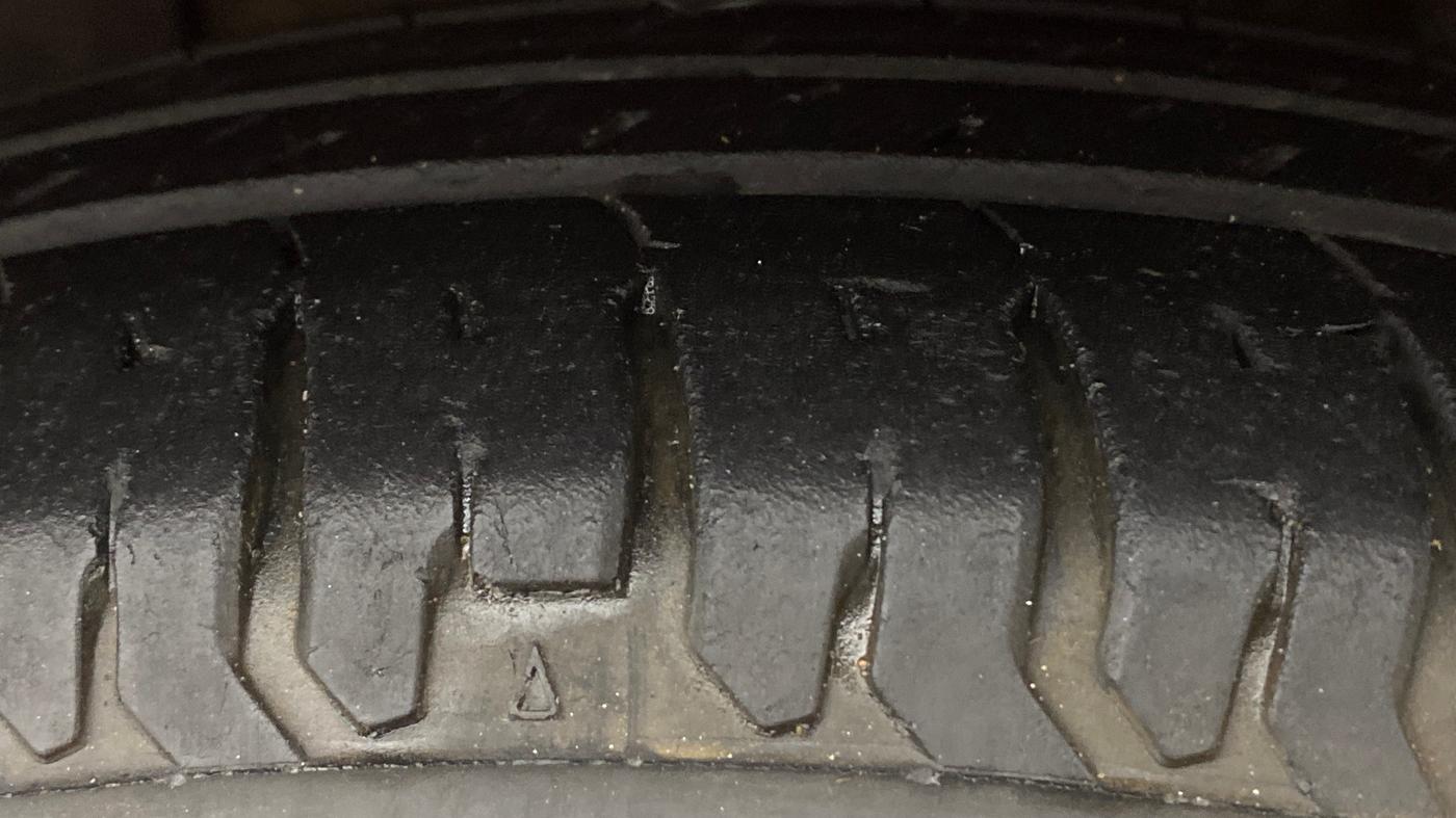 2021 Tata ALTROZ XM PETROL, Petrol, Manual, 53,015 km, Right Front Tyre Tread
