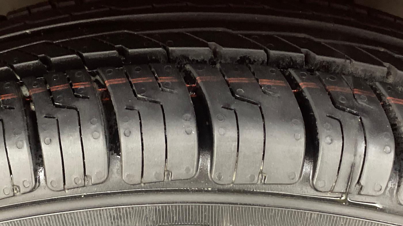 2021 Tata ALTROZ XM PETROL, Petrol, Manual, 53,015 km, Left Front Tyre Tread
