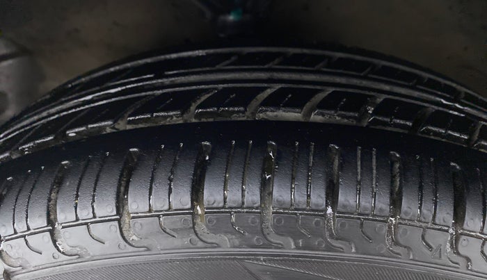 2012 Hyundai Santro Xing GL PLUS, CNG, Manual, 87,614 km, Left Front Tyre Tread