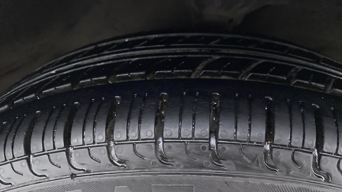 2012 Hyundai Santro Xing GL PLUS, CNG, Manual, 87,614 km, Right Front Tyre Tread