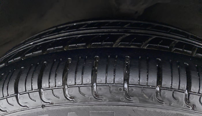 2012 Hyundai Santro Xing GL PLUS, CNG, Manual, 87,614 km, Right Front Tyre Tread