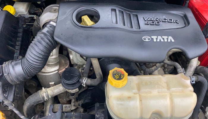 2018 Tata Hexa XMA 4X2 7 STR, Diesel, Automatic, 47,569 km, Engine View