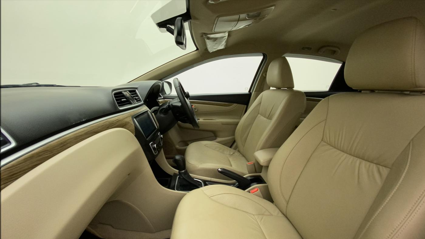 2022 Maruti Ciaz ALPHA  AT 1.5 SHVS PETROL, Petrol, Automatic, 32,780 km, Right Side Front Door Cabin