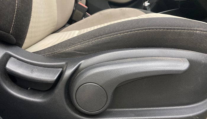 2019 Hyundai Elite i20 ASTA 1.2 (O), Petrol, Manual, 54,565 km, Driver Side Adjustment Panel