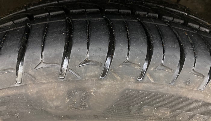 2019 Hyundai Elite i20 ASTA 1.2 (O), Petrol, Manual, 54,565 km, Right Front Tyre Tread