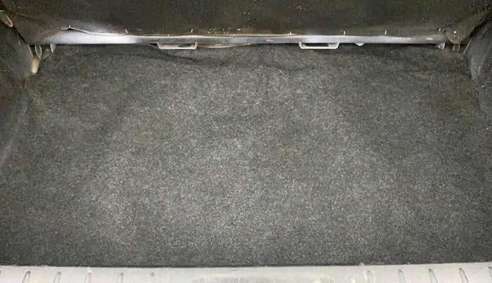 2014 Toyota Etios CROSS 1.4 VD, Diesel, Manual, 1,27,222 km, Boot Inside