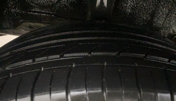 2014 Toyota Etios CROSS 1.4 VD, Diesel, Manual, 1,27,222 km, Right Rear Tyre Tread