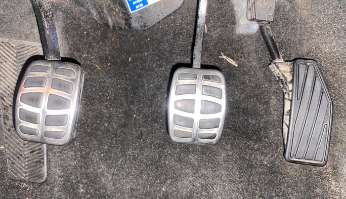 2017 Maruti Baleno ZETA PETROL 1.2, Petrol, Manual, 1,32,822 km, Pedals