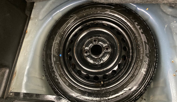 2017 Maruti Baleno ZETA PETROL 1.2, Petrol, Manual, 1,32,822 km, Spare Tyre