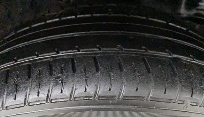2018 Toyota Corolla Altis VL AT, Petrol, Automatic, 38,467 km, Right Front Tyre Tread