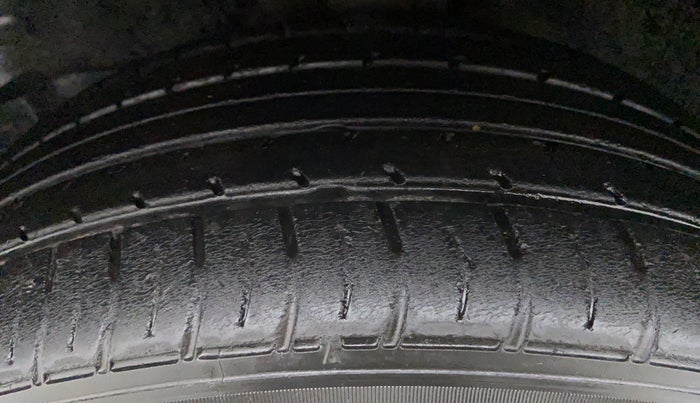 2018 Toyota Corolla Altis VL AT, Petrol, Automatic, 38,467 km, Left Front Tyre Tread
