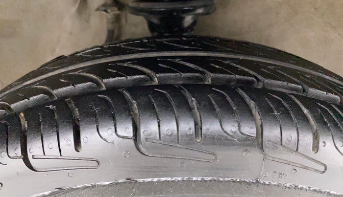 2015 Maruti Alto 800 LXI, Petrol, Manual, 60,459 km, Right Front Tyre Tread