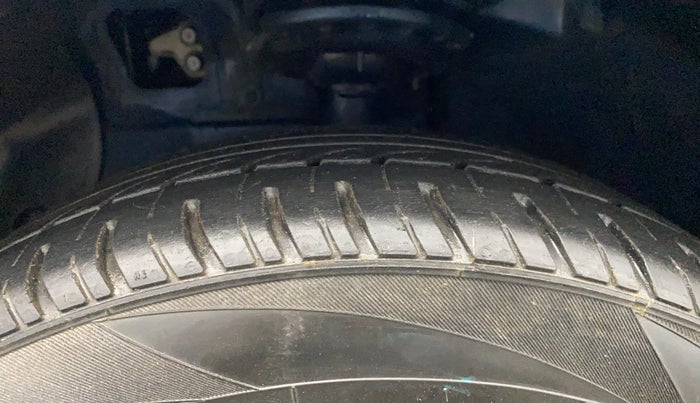 2015 Hyundai Xcent S 1.2, Petrol, Manual, 52,436 km, Left Front Tyre Tread