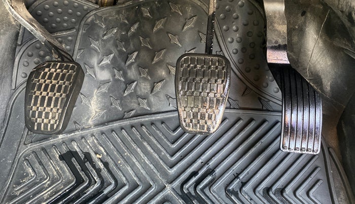 2023 Tata NEXON XM PETROL, CNG, Manual, 1,07,347 km, Pedals