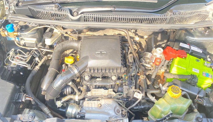 2023 Tata NEXON XM PETROL, CNG, Manual, 1,07,347 km, Engine View