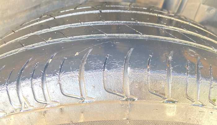 2023 Tata NEXON XM PETROL, CNG, Manual, 1,07,347 km, Left Rear Tyre Tread