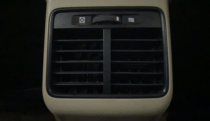 2016 Maruti Ciaz VDI+ SHVS, Diesel, Manual, 73,743 km, Rear AC Vents