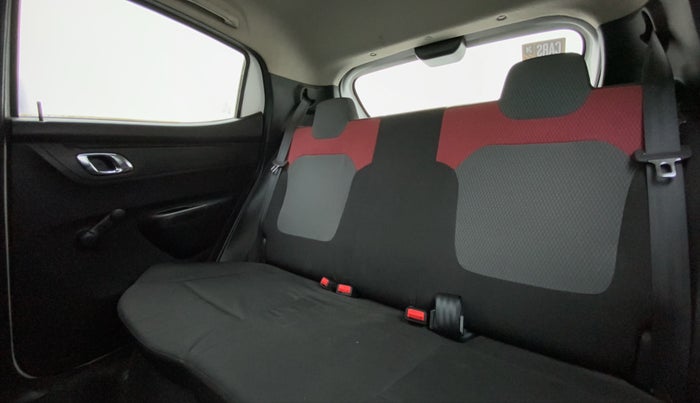 2018 Renault Kwid RXT 1.0 (O), Petrol, Manual, 14,770 km, Right Side Rear Door Cabin