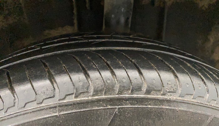 2022 Nissan MAGNITE XL, Petrol, Manual, 39,797 km, Left Rear Tyre Tread