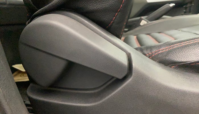 2022 Nissan MAGNITE XL, Petrol, Manual, 39,797 km, Driver Side Adjustment Panel