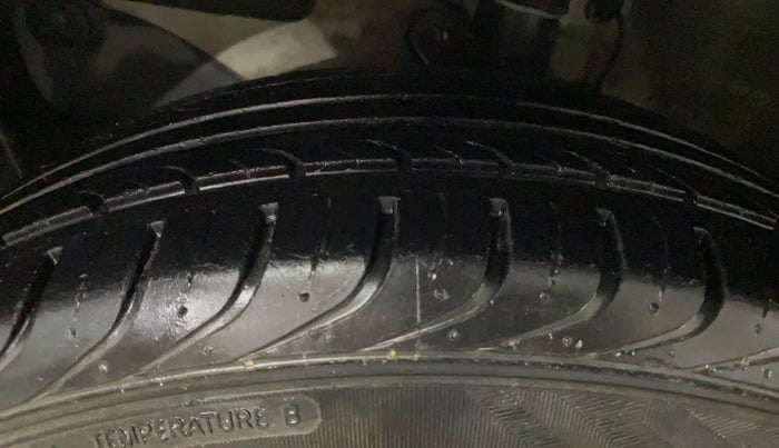 2015 Honda Amaze 1.2L I-VTEC VX AT, Petrol, Automatic, 59,134 km, Left Front Tyre Tread