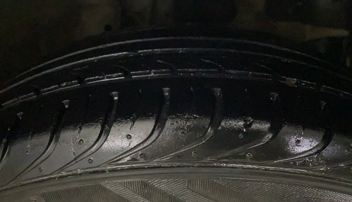 2015 Honda Amaze 1.2L I-VTEC VX AT, Petrol, Automatic, 59,134 km, Right Front Tyre Tread