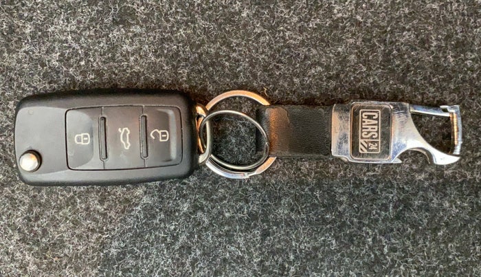 2015 Volkswagen Jetta COMFORTLINE TDI, Diesel, Manual, 1,19,867 km, Key Close Up