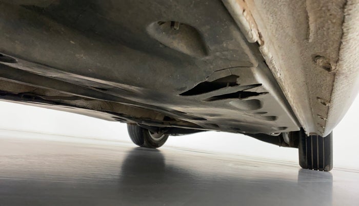 2015 Volkswagen Jetta COMFORTLINE TDI, Diesel, Manual, 1,19,867 km, Right Side Underbody