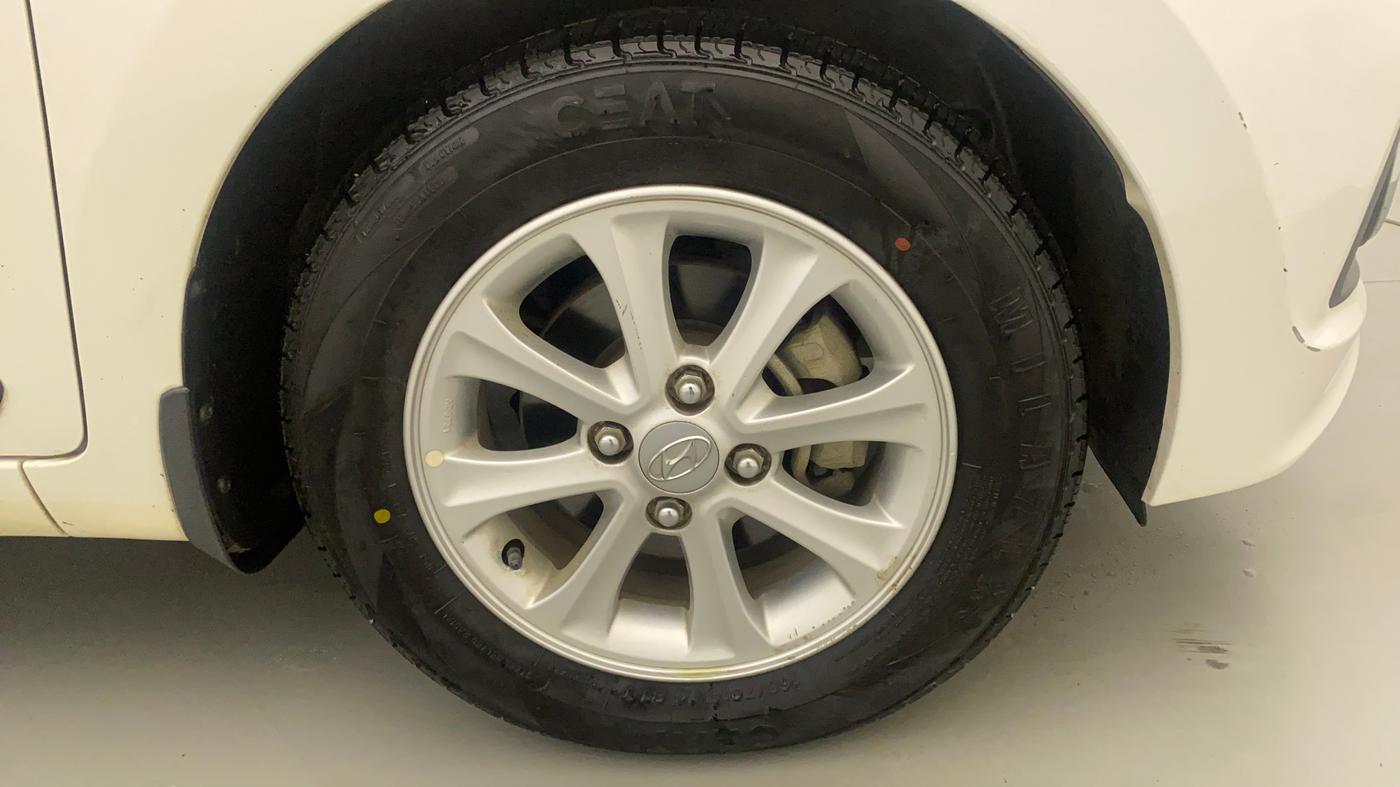 2015 Hyundai Grand i10 ASTA AT 1.2 KAPPA VTVT, Petrol, Automatic, 6,323 km, Right Front Wheel