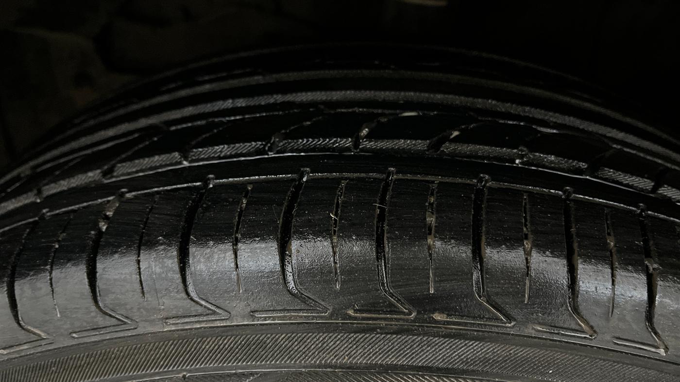 2022 Toyota URBAN CRUISER PREMIUM GRADE AT, Petrol, Automatic, 65,500 km, Left Front Tyre Tread