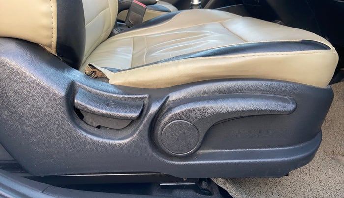 2015 Hyundai Elite i20 ASTA 1.4 CRDI, Diesel, Manual, 80,150 km, Driver Side Adjustment Panel