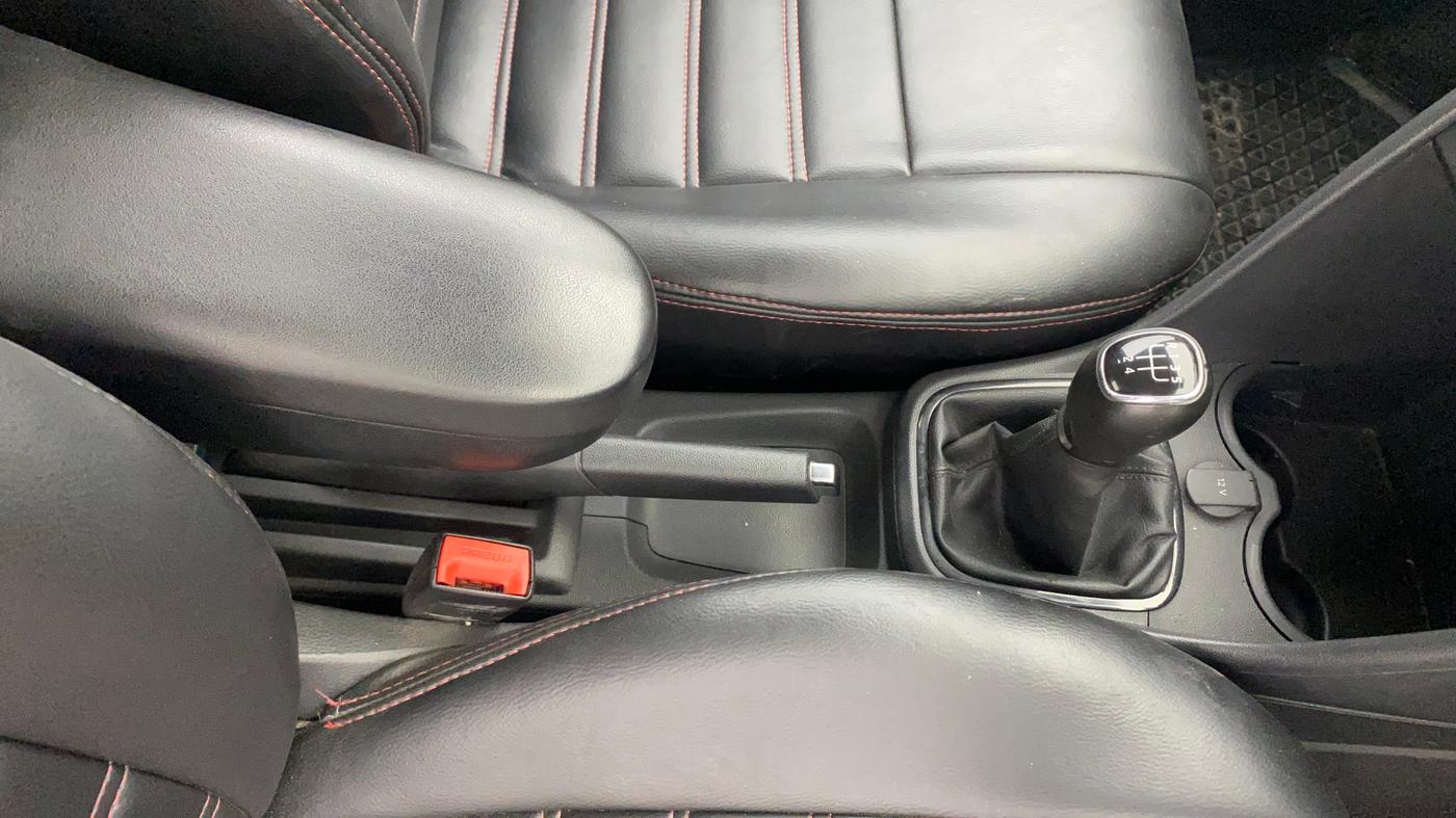 2019 Skoda Rapid AMBITION 1.5 TDI, Diesel, Manual, 52,579 km, Gear Lever
