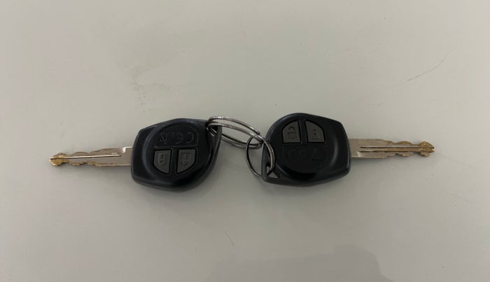 2018 Maruti Swift VXI AMT, Petrol, Automatic, 60,491 km, Key Close Up