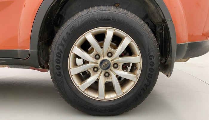 2015 Mahindra XUV500 W10, Diesel, Manual, 82,316 km, Left Rear Wheel