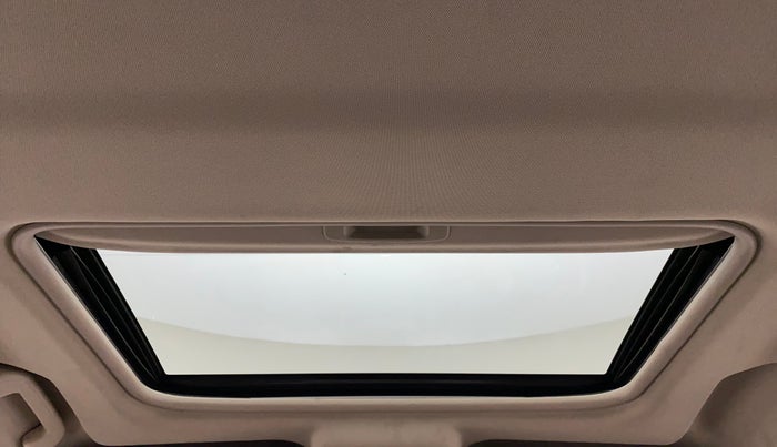 2015 Mahindra XUV500 W10, Diesel, Manual, 82,316 km, Moonroof/ Sunroof