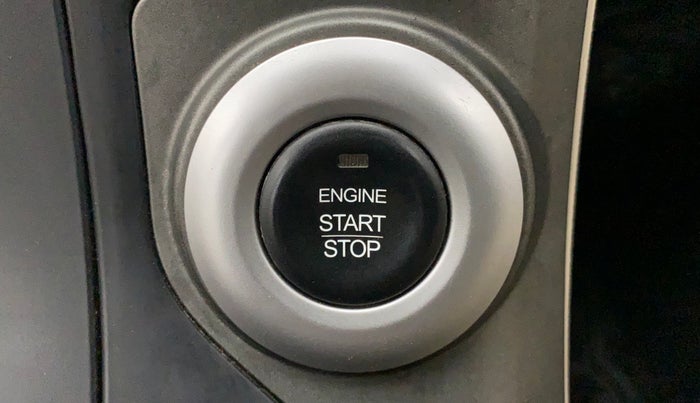 2015 Mahindra XUV500 W10, Diesel, Manual, 82,316 km, Keyless Start/ Stop Button
