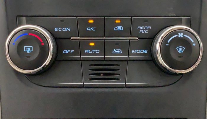 2015 Mahindra XUV500 W10, Diesel, Manual, 82,316 km, Automatic Climate Control