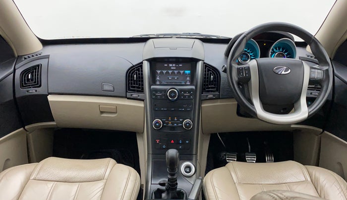 2015 Mahindra XUV500 W10, Diesel, Manual, 82,316 km, Dashboard