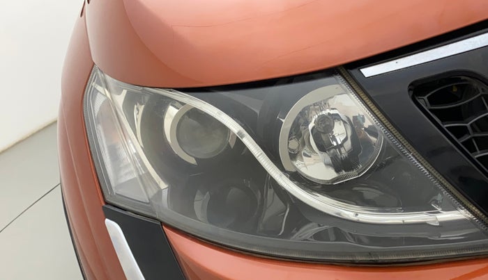 2015 Mahindra XUV500 W10, Diesel, Manual, 82,316 km, Right headlight - Minor damage
