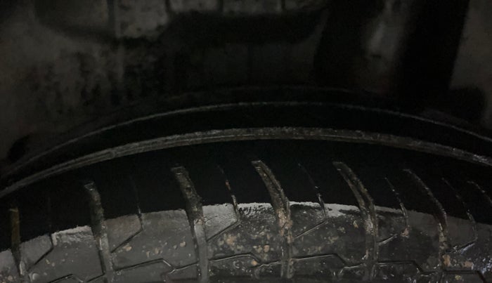 2020 Maruti Swift VXI, Petrol, Manual, 40,760 km, Left Rear Tyre Tread