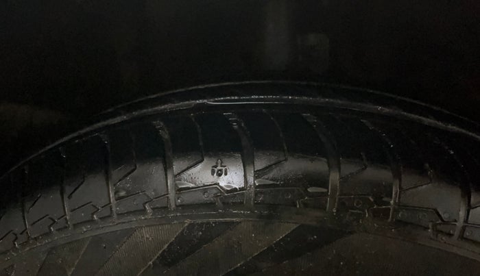 2020 Maruti Swift VXI, Petrol, Manual, 40,760 km, Right Front Tyre Tread