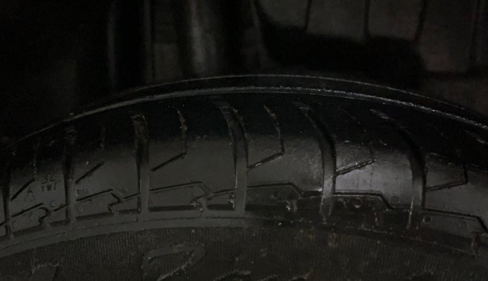 2020 Maruti Swift VXI, Petrol, Manual, 40,760 km, Right Rear Tyre Tread