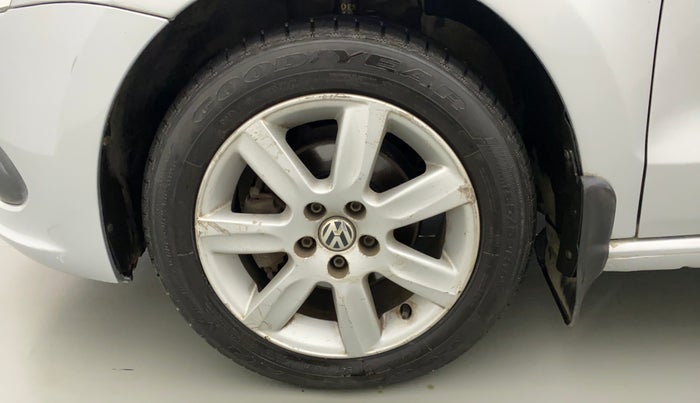 2010 Volkswagen Vento HIGHLINE PETROL AT, Petrol, Automatic, 64,623 km, Left Front Wheel